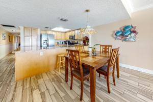 Køkken eller tekøkken på Ram Sea I 301