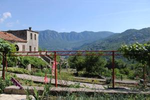 Üldine mäevaade või majutusasutusest Holiday Home Gazevic pildistatud vaade