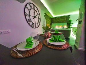 Fotografia z galérie ubytovania COCOON SPA-4 Pers-Jacuzzi-Parking-Jardin-Clim-Colmar v destinácii Holtzwihr