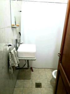 A bathroom at Don Octavio