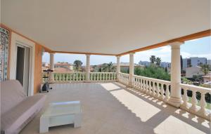 Μπαλκόνι ή βεράντα στο 5 Bedroom Pet Friendly Home In Frejus