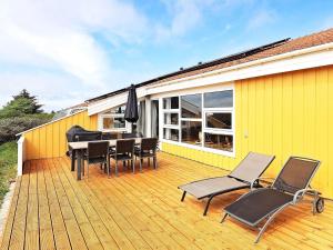 Fotografie z fotogalerie ubytování Five-Bedroom Holiday home in Hjørring 2 v destinaci Lonstrup