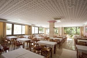 ห้องอาหารหรือที่รับประทานอาหารของ BJ Playa Blanca