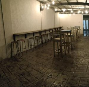 Restoran või mõni muu söögikoht majutusasutuses Malabon Grand Hotel and Events Place