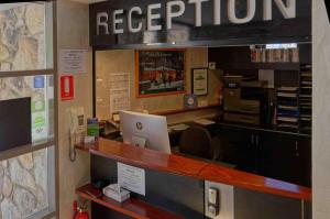 Lobbyen eller receptionen på Squatters Run Apartments