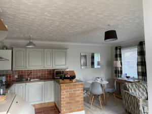 Gallery image of The Cwtch - a self contained one bedroom annex in Pwllheli