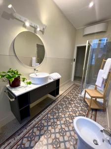 A bathroom at Palazzo Polini Apartments