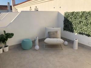 A seating area at Tarifa Sol y Sal
