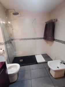Łazienka w obiekcie Riaza Vacacional - Apartamento en el centro
