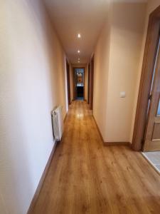 Zdjęcie z galerii obiektu Riaza Vacacional - Apartamento en el centro w mieście Riaza