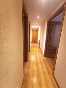 Zdjęcie z galerii obiektu Riaza Vacacional - Apartamento en el centro w mieście Riaza