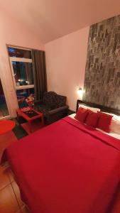 Giường trong phòng chung tại VIP Red Love house for 2