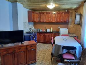 Kuchyň nebo kuchyňský kout v ubytování Apartmani MK-Vila MK