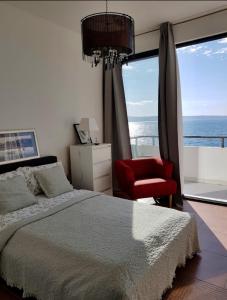Posteľ alebo postele v izbe v ubytovaní Luxurious Four Bedroom Beach Penthouse
