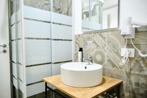 A bathroom at Mercede Rooms