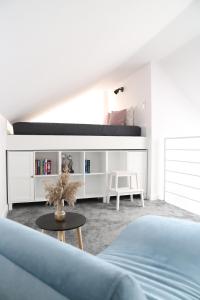 Knihovna v apartmánu