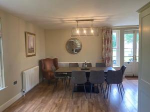 Χώρος καθιστικού στο Gate lodge at Lough Erne Golf Village +27 φωτογραφίες