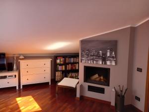 Afbeelding uit fotogalerij van La mansarda di Mi&Lo junior suite in Bollate