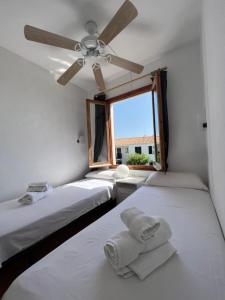 Lovely hideaway with pool and white sand beach客房内的一张或多张床位