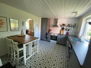 A kitchen or kitchenette at Beautiful view at unique farm