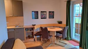 Kuchnia lub aneks kuchenny w obiekcie Appartement Zirkl / Haus Gloria