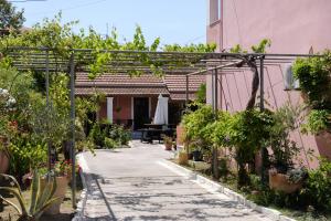 Gallery image of Mouzakitis Apartments 4 in Arillas