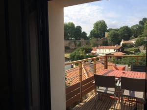Balkon lub taras w obiekcie Les 3 pigeons