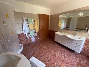 Koupelna v ubytování APARTMA VATOVEC