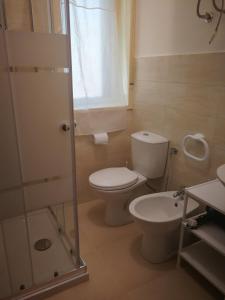 A bathroom at Maison du Soleil