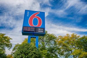 Certifikát, hodnocení, plakát nebo jiný dokument vystavený v ubytování Motel 6 East Syracuse, NY - Airport