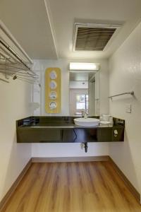 Ванная комната в Motel 6-Corona, CA