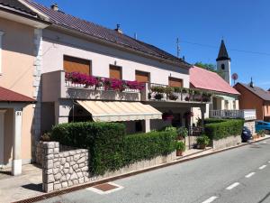 Tòa nhà nơi căn hộ tọa lạc +3 ảnh