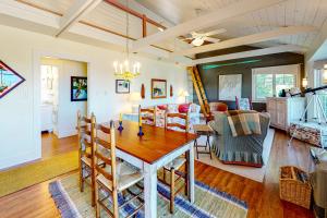 Photo de la galerie de l'établissement Turkey Cove Cottage, à Glenmere