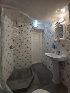 Koupelna v ubytování Hostel VOYAGE