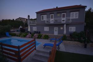 Swimmingpoolen hos eller tæt på Ivan & Niko