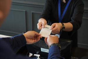 Majutusasutuse Swiss-Belinn Cawang külastajad