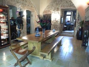 Posezení v ubytování Château des Aiguilles