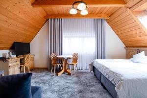 Posteľ alebo postele v izbe v ubytovaní Pokoje Krupówki 13 - Hotel Sabała + 37 fotografií