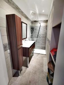 Koupelna v ubytování Maison de village proche commodités