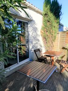 Zdjęcie z galerii obiektu Maison de Vacances 6 pers en bord de mer w mieście Saint-Froult
