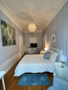 Posteľ alebo postele v izbe v ubytovaní Nice Apt With Balcony In The Heart Of Nantes!