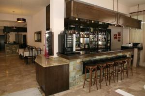Zona de lounge sau bar la Kalives Resort