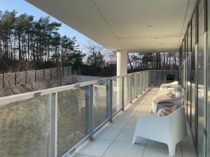 Ein Balkon oder eine Terrasse in der Unterkunft Dune Beach Resort