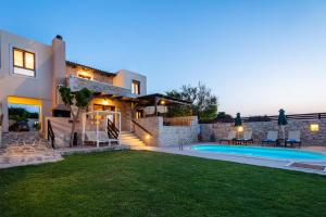 Bassein majutusasutuses Stavromenos Villas - Private Pools & Seaview - 500m from Beach või selle lähedal