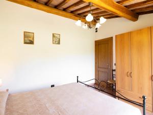 Posteľ alebo postele v izbe v ubytovaní Apartment Le Buche-4 by Interhome