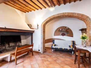 Posedenie v ubytovaní Holiday Home Le Buche-1 by Interhome