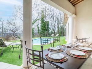 Bazén v ubytování Holiday Home L'Esquirou by Interhome nebo v jeho okolí