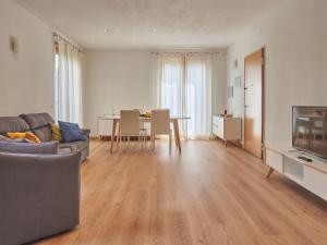 TV a/nebo společenská místnost v ubytování Holiday Home Gamma by Interhome