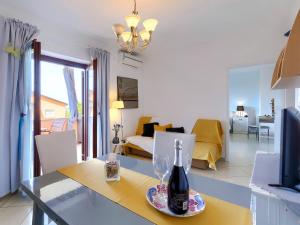 Televisyen dan/atau pusat hiburan di Apartment Lili-3 by Interhome