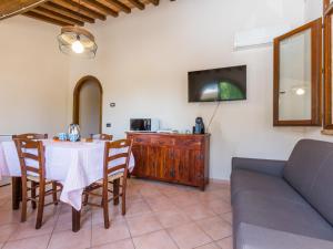 Gallery image of Apartment Girasole-3 by Interhome in Montecatini Val di Cecina